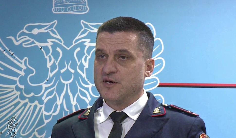 Jo vetëm Proda  Shkarkohet nga detyra edhe Drejtori i Policisë së Tiranës  Elton Alushi