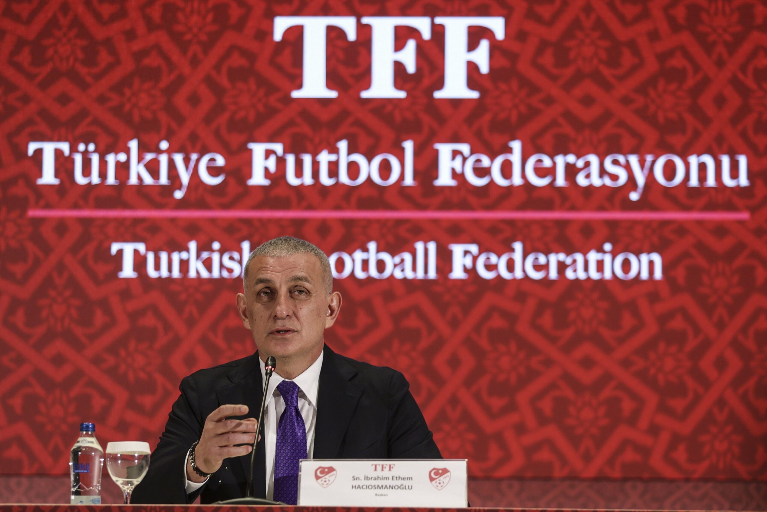 Nga një vilë në rast kualifikimi në Botëror  Presidenti i federatës në Turqi premton dhuratë për lojtarët