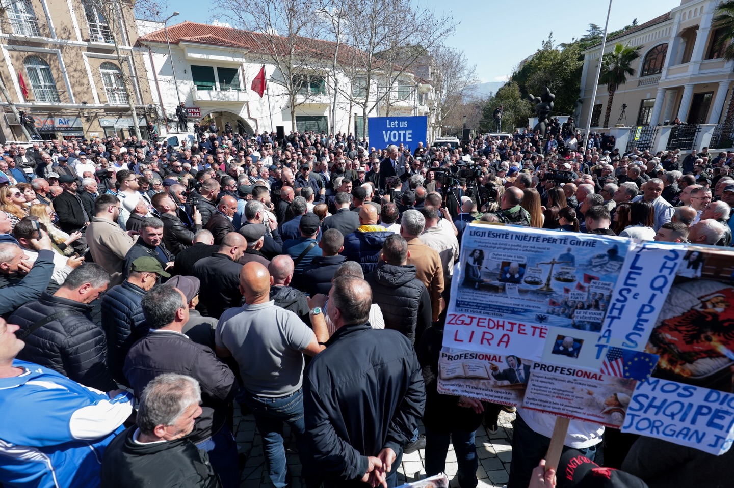  Mazhoranca i detyrohet bandave dhe krimit   Vokshi  Rama zgjodhi të mbrojë Ballukun  Parlamenti mburojë politike për qeverinë   