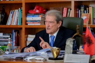 6e3d44ee 5f5c 406b A6bc Bfac5cdd1c45