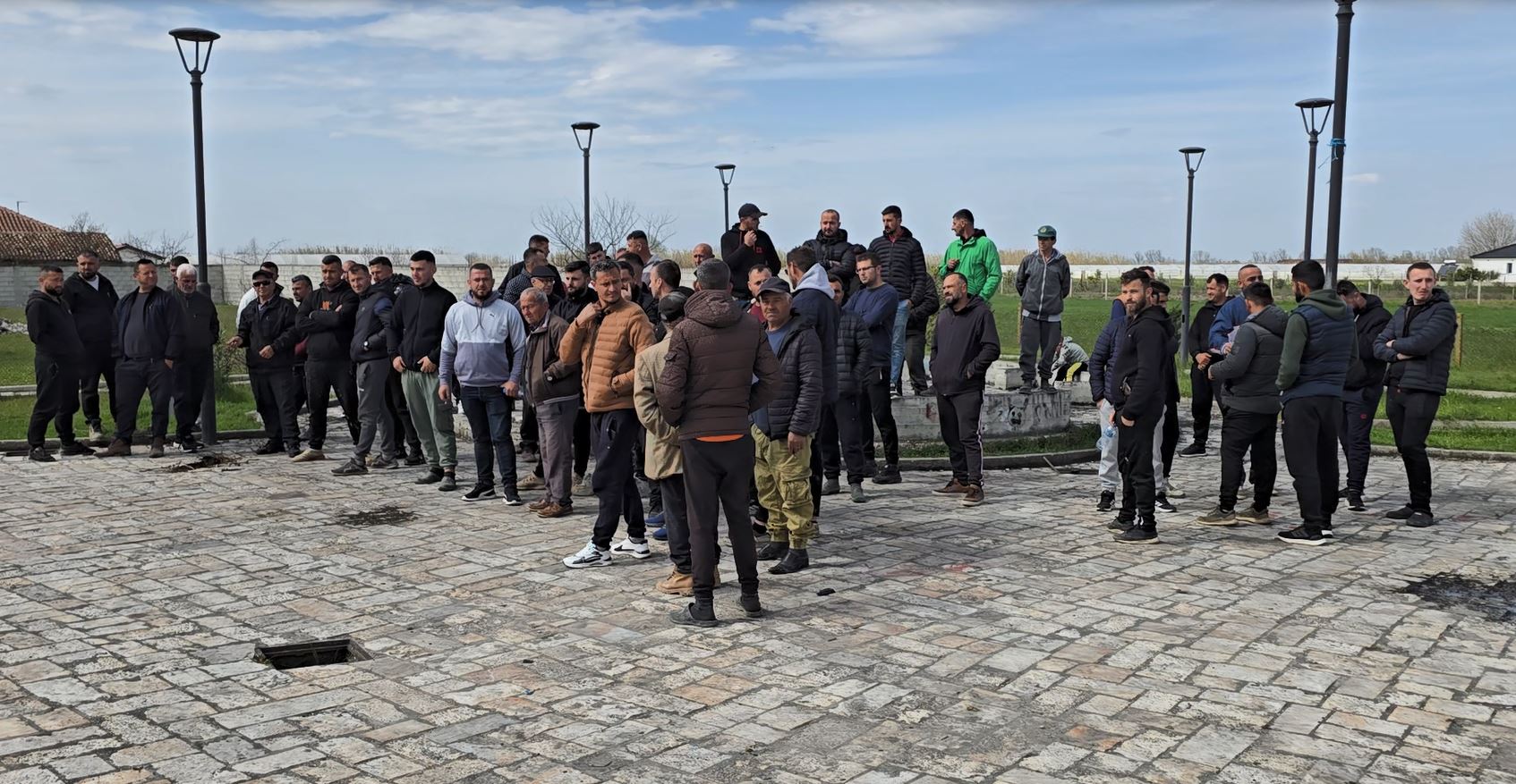  Grumbulluesit na i marrin produktet me çmime të ulëta   Fermerët e Dimalit dhe Reskovecit kërkojnë ndërhyrjen e s   