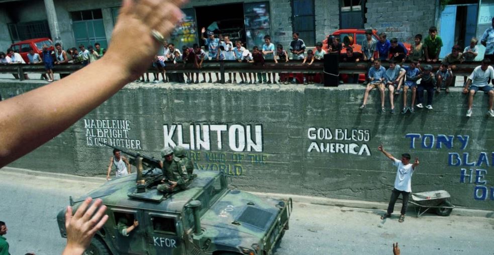 Dhjetra mijëra të vrarë e të zhdukur  Lufta në Kosovë  sot përvjetori i 27 të i bombardimeve të NATO s kundër Serbisë