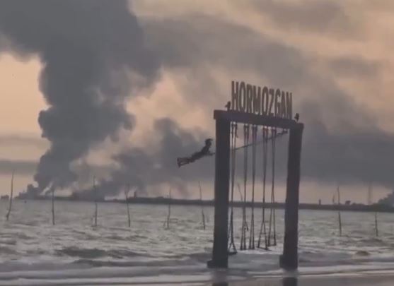 Kur lufta nuk arrin të ndalë fëmijërinë  Ngushtica e Hormuzit  trazon  tregjet botërore  vogëlushja e përdor si  park lojërash   