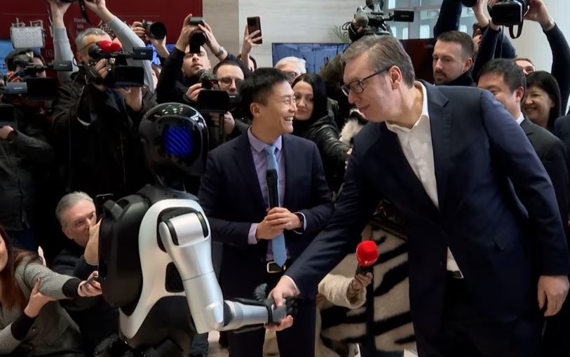  T i lutemi Xi Jinping të na ndihmojë   Analiza  Mijëra robotë kinezë në Ushtrinë e Serbisë  marketing apo p   