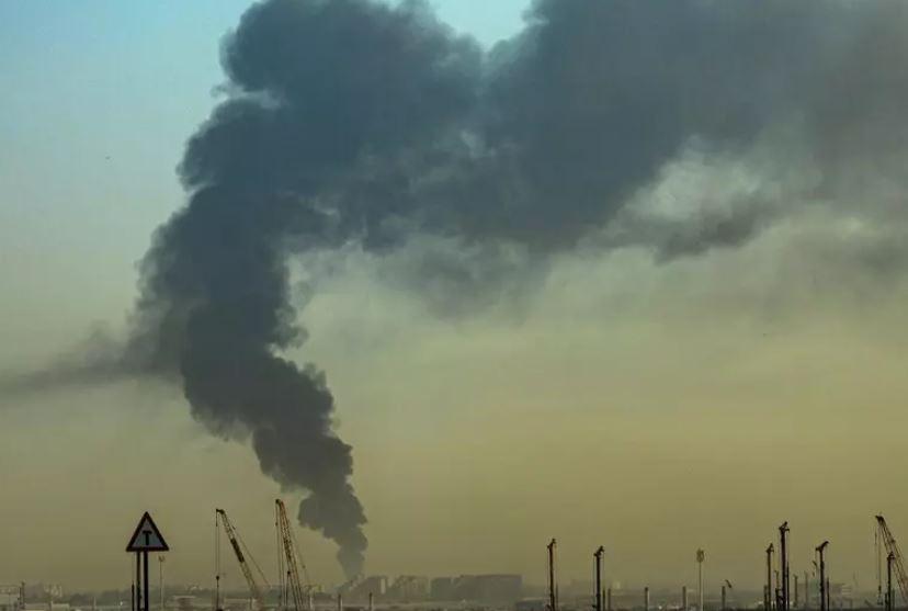 Sulmohet një cisternë nafte në portin e Dubait  rritet frika për 