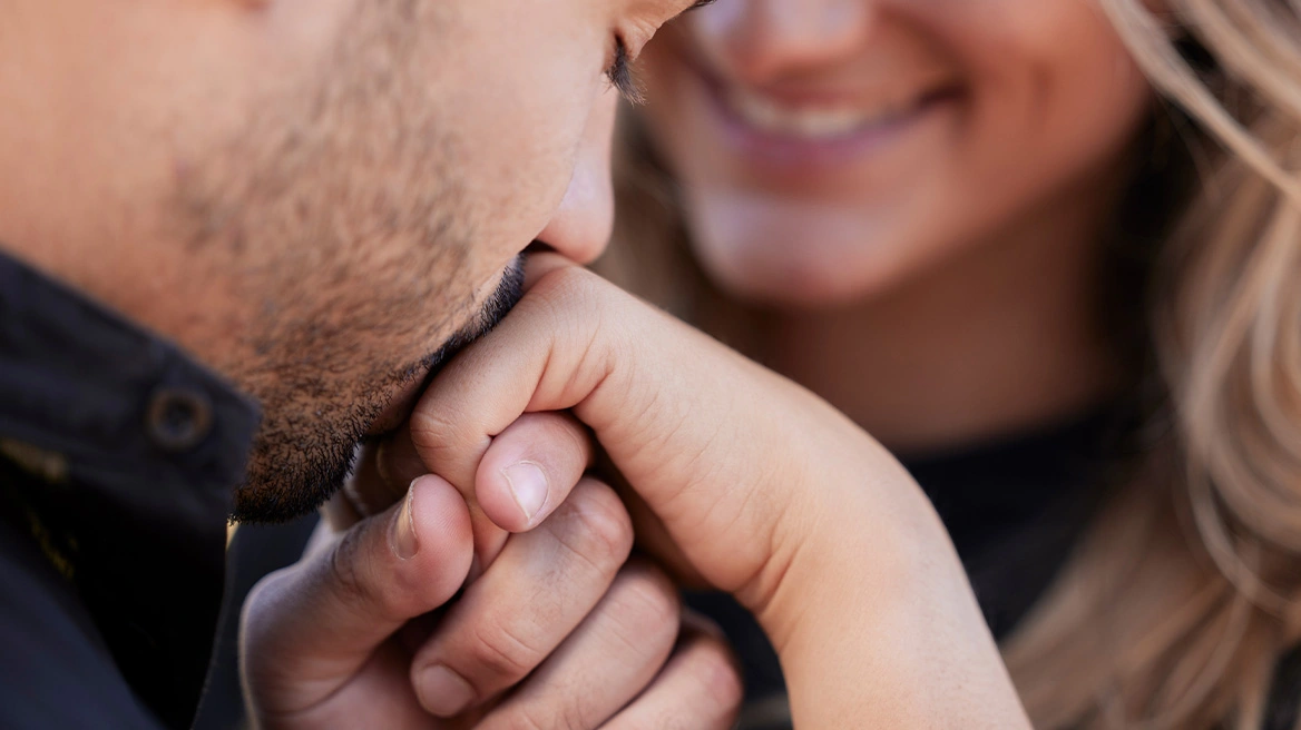 Puthja pa pëlqim konsiderohet sulm seksual në Spanjë