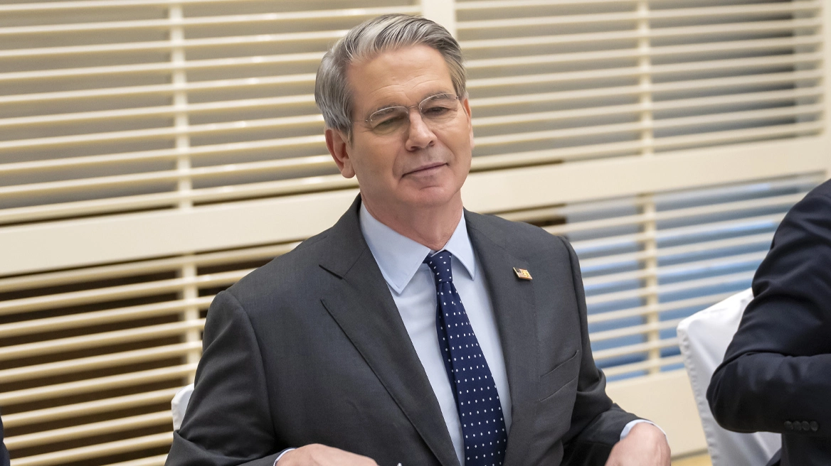 Sekretari i Thesarit i SHBA së  Do t i mbrojmë anijet në Ngushticën e Hormuzit kur të jetë e mundur