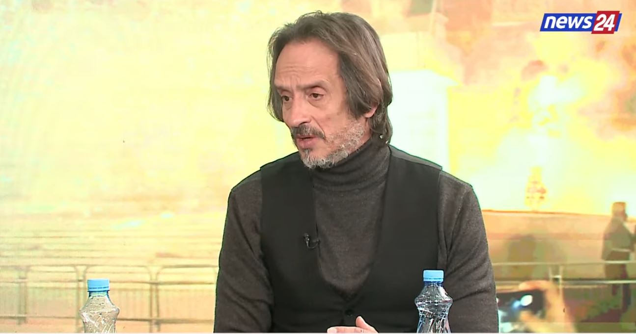  Flamuri gjerman u përdor në protestë pa sens logjik   analisti  PD duhet të identifikohet me  stofin e ri   ka djem të rinj m   