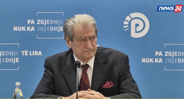  Lubia  sekretarja dhe noterja e vjedhjeve të kryeministrit   Berisha  Jemi bërë gaz i dheut në BE  tregjet e basteve parashik   