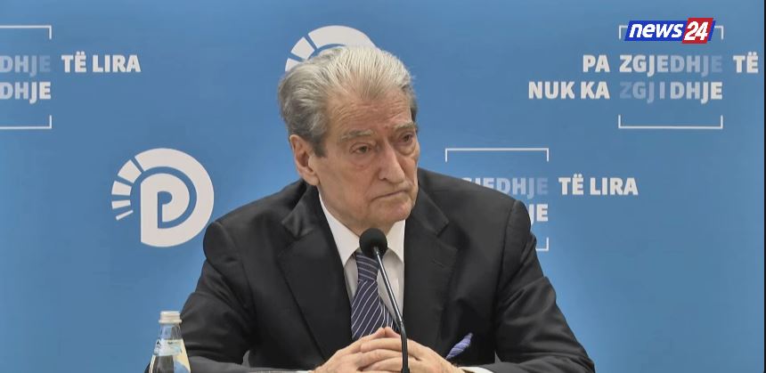  Lubia  sekretarja e Ramës  vendimet i merr ai   PS refuzoi heqjen e imunitetit të Ballukut  Berisha  Mur në mbrojtje të korru   