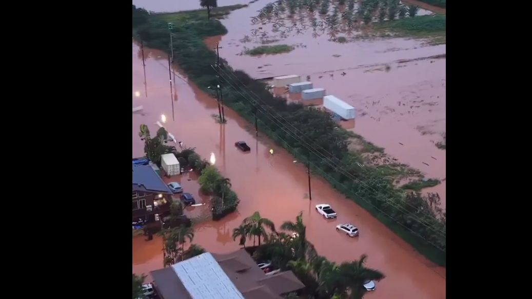 Mijëra qytetarë në rrezik  Rrezik shembjeje dige në Hawaii  lëshohen urdhra evakuimi  VIDEO 