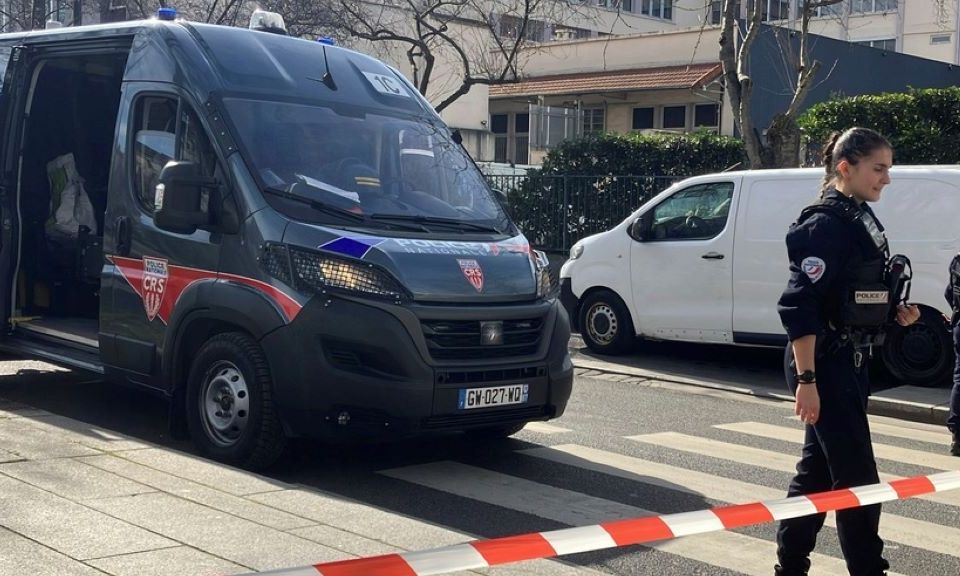 E rëndë në Francë  Parandalohet sulmi me bombë në bankën amerikane në Paris