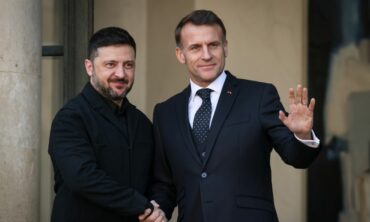 D5b15c28 Zelenski Macron Ap