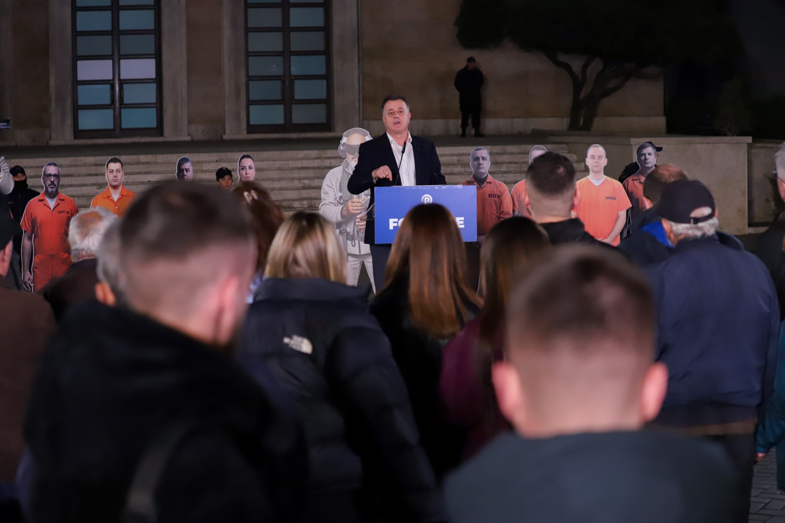 video-pd-foltore-pa-berishen-protesten-para-kryeministrise-e-drejton-noka