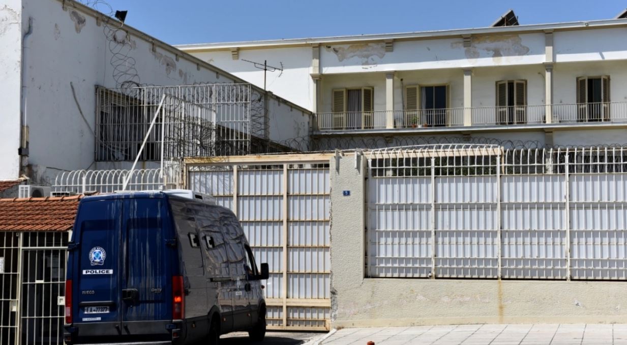 Greqi  hetim për vdekjen e dy të burgosurve në burgun e Korydallos  do të kryhen autopsia dhe testet toksikologjike