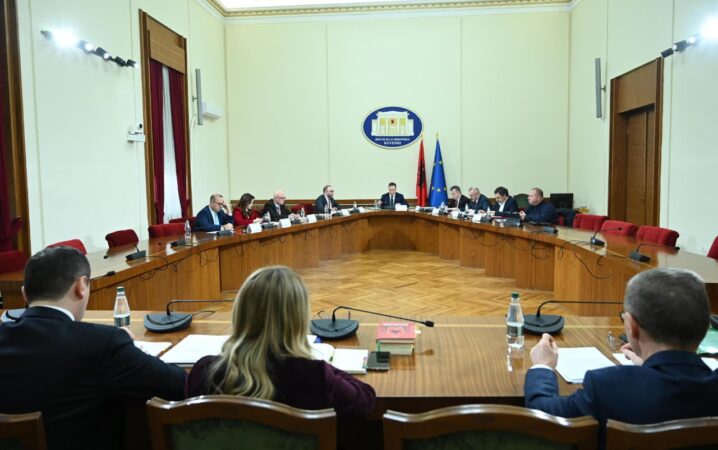 Keshilli I Mandateve Per Belinda Ballukun