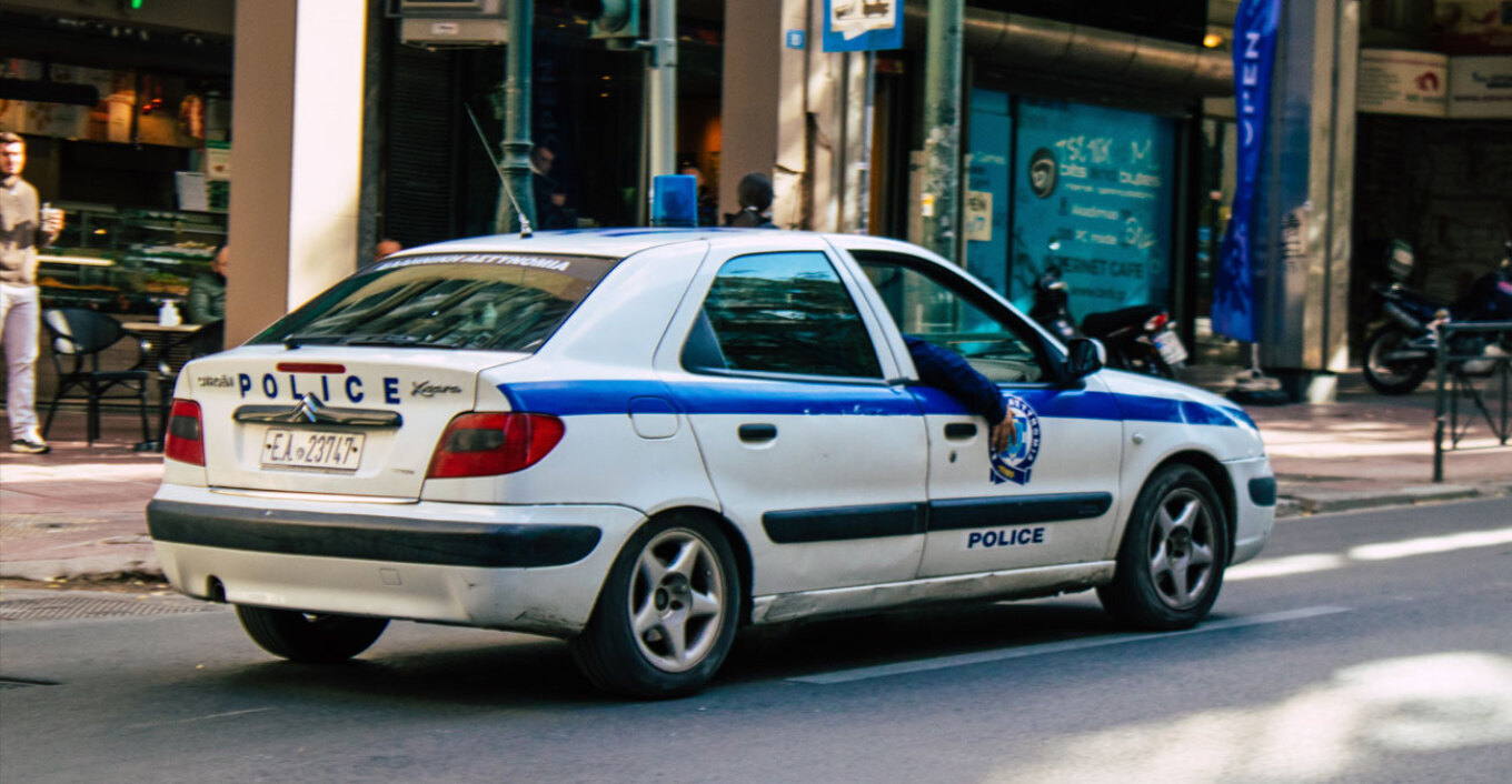 E rëndë  Dy gra gjendet të pajetë brenda apartamentit të tyre