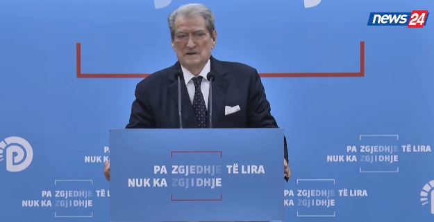  U shkërmoqën si rrugë kashte në këtë pranverë   Berisha  Rama mbylli dyert e Europës  duke përdorur dosjen e Lubisë dhe vetes   