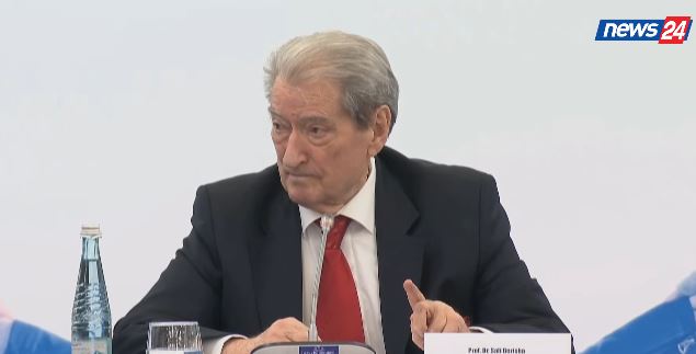  Antireforma kritere  vjedhjen dhe votën   Berisha sulmon ashpër Ramën për  Territorialen   Me një të rënë të lapsit zhduku ko   