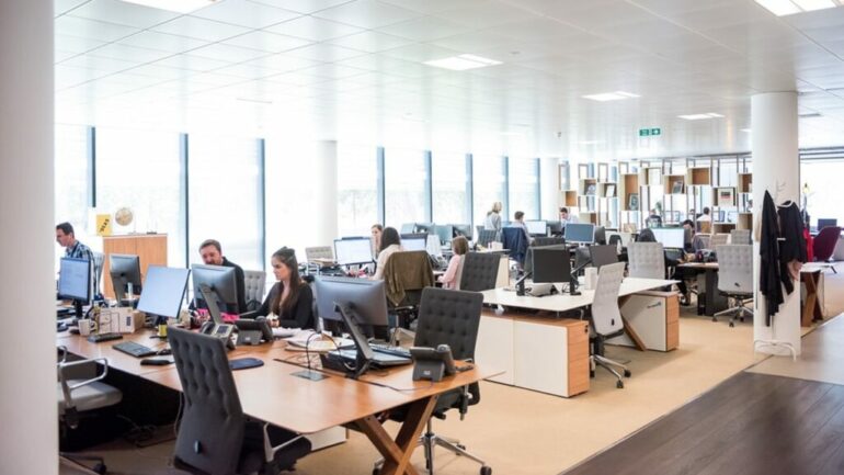 Te Punesuar Ne Zyra 1024x576