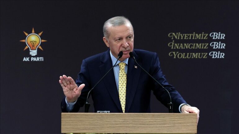 Thumbs B C 32ecdaa3dd57da316e7a1bb5be868e87