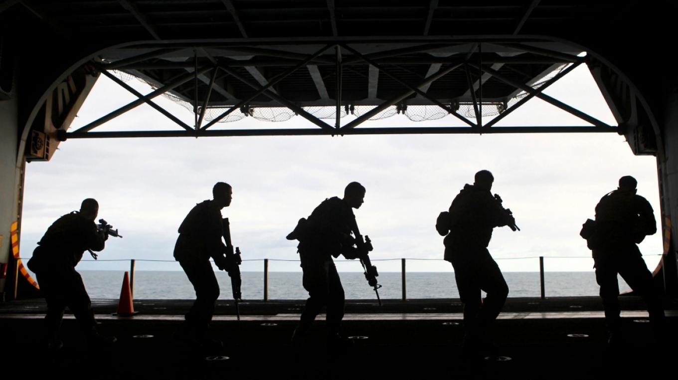 Rreziku i vendosjes së minave në Hormuz  Pse Trump po dërgon 2 500 marinsat amerikanë në Lindjen e Mesme