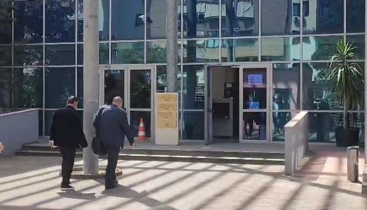 VIDEO  Akuza për hakerimin e sistemeve të SPAK  ish kreu i Burgjeve  Agim Ismaili paraqitet në gjykatë