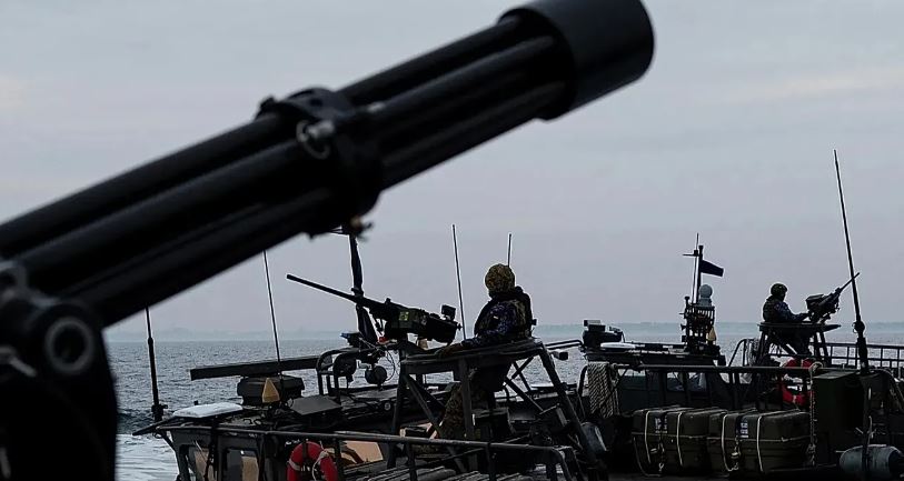 Zelensky zotohet se mund të ndihmojë  Si mund të ndikojë Ukraina në zhbllokimin e Ngushticës së Hormuzit 