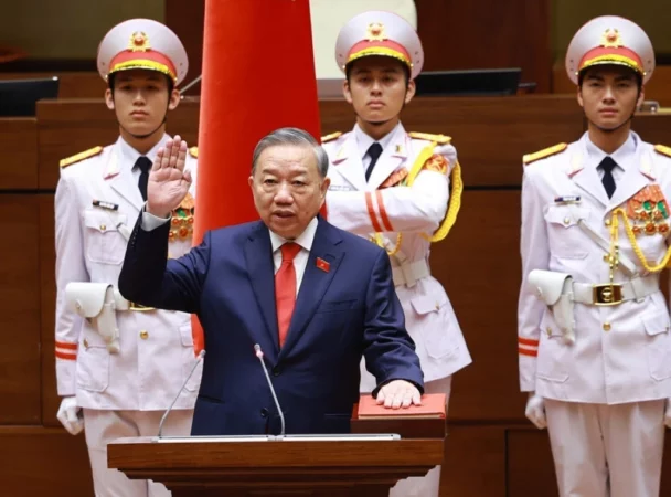 375951 Vietnam Politics F