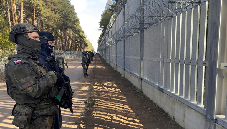  Rënie drastike me 96    Polonia frenon valën e emigrantëve në kufirin me Bjellorusinë  ja masat e ashpra që dhanë rezultatin