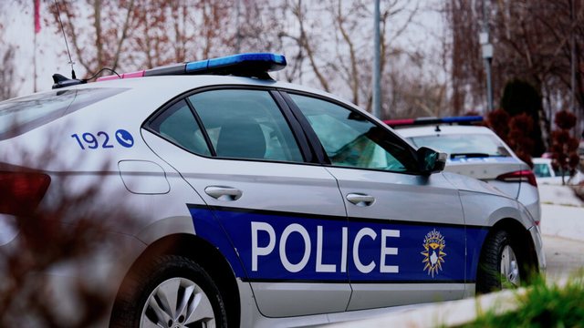 E rëndë në Kosovë  Tre anëtarë të një familjeje gjenden të pajetë në banesë pas zjarrit  mes tyre dy fëmijë