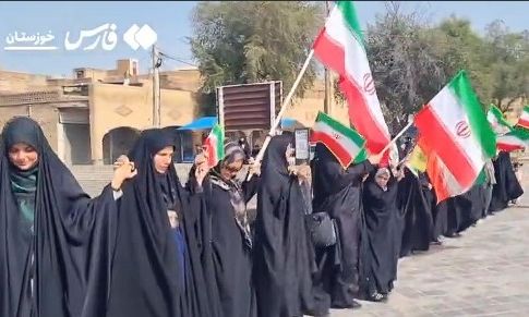 Trump kërcënoi me  ferrin mbi tokë   Zyrtari iranian bëri thirrje për zinxhir njerëzor  Teherani vendos gratë dhe    