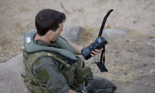 Shpëtuan pas rrëzimit të avionit, Bloomberg e zbulon: Ja çfarë pajisje përdorën Forcat Ajrore Amerikane për të dërguar sinjalin e rrezikut