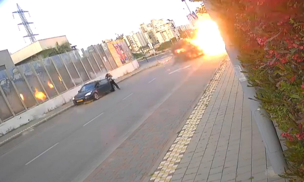 Pamje tronditëse  raketa bie pranë një gruaje në Izrael