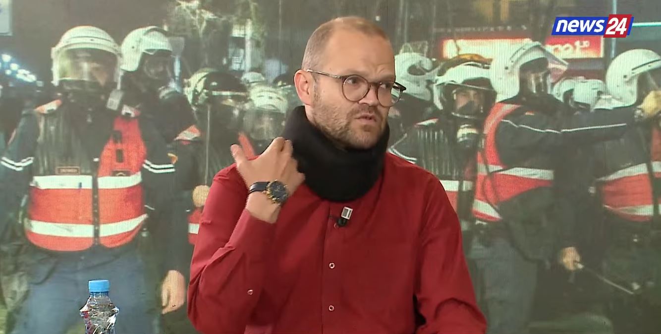  Më goditën me skafandër në kokë  spraj dhe shkelma   Aulon Kalaja rrëfen momentet e tensionuara në protestë  Rash   
