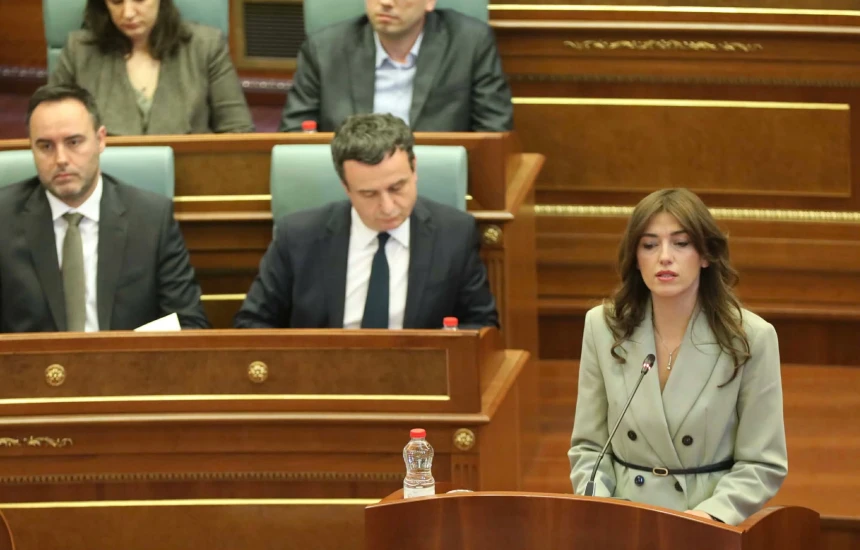 Sfida për Presidentin në Kosovë: Albulena Haxhiu fajëson opozitën për bojkot dhe rrezikun e krizës politike
