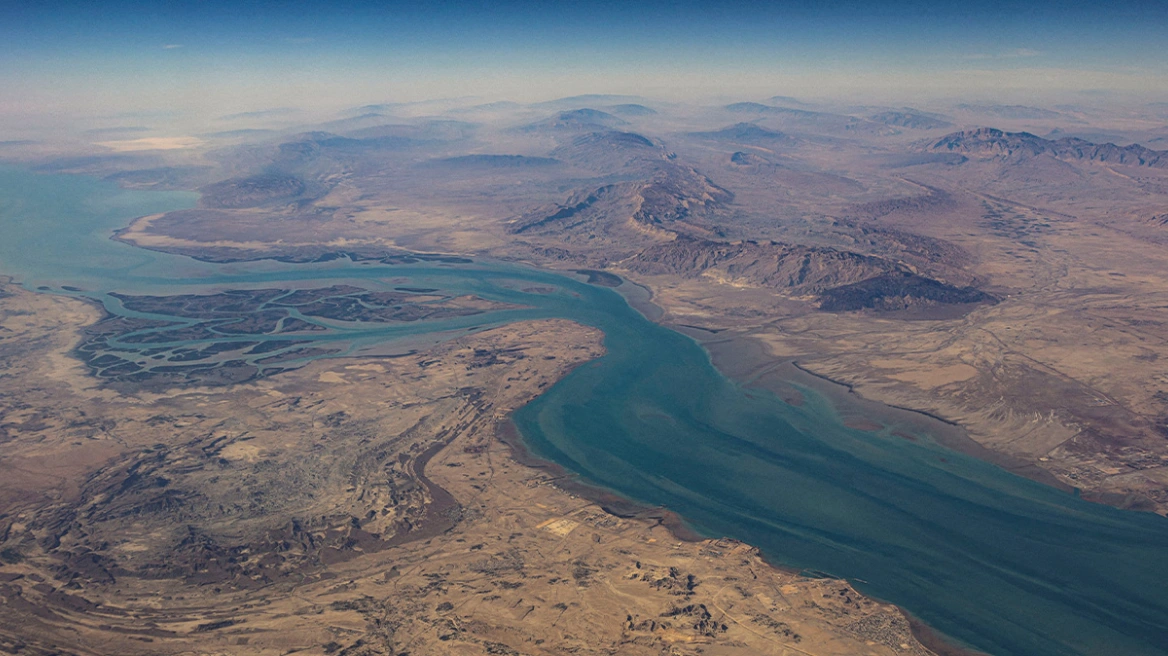 Britania dhe Franca do të mbajnë një samit për të diskutuar ngritjen e një force detare për të siguruar lirinë e lundrimit në    