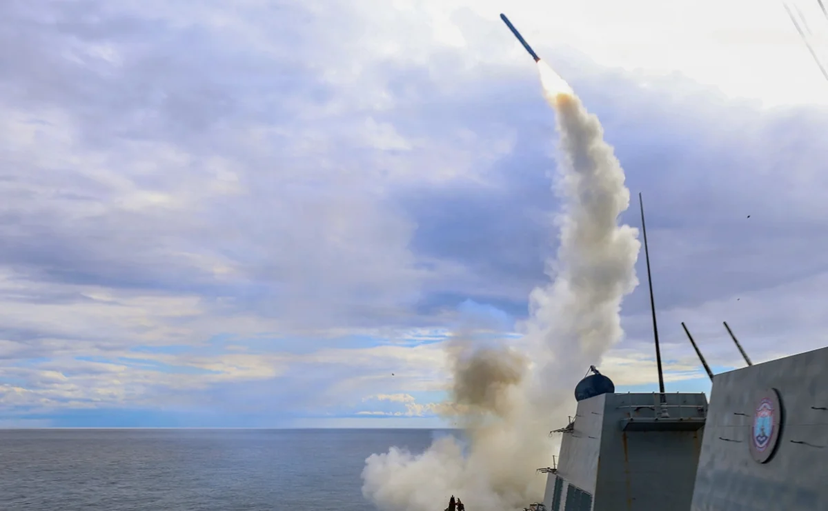 CNN  SHBA të po shqyrtojnë mundësitë për të goditur objektivat iraniane në Ngushticën e Hormuzit