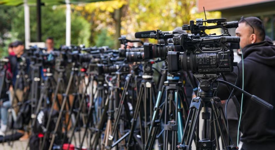 Reporterët pa Kufij  Kosova shënon përparim në lirinë e medias