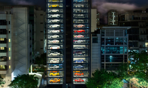 Makinat luksoze si në "vending machine" – Revolucioni futurist në Singapor që ndryshon tregun e automobilave
