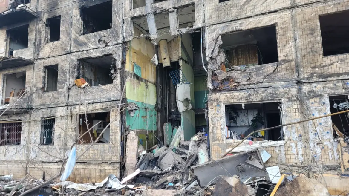 Dy persona kanë humbur jetën dhe dhjetëra të tjerë janë plagosur si pasojë e sulmeve ruse në Ukrainë