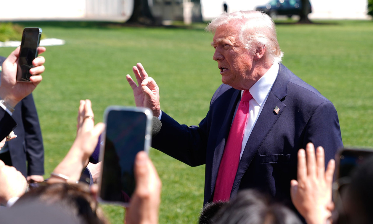 trump-marina-iraniane-eshte-ne-fund-te-detit-objektet-berthamore-jane-rrafshuar-nga-bombarduesit-amerikane