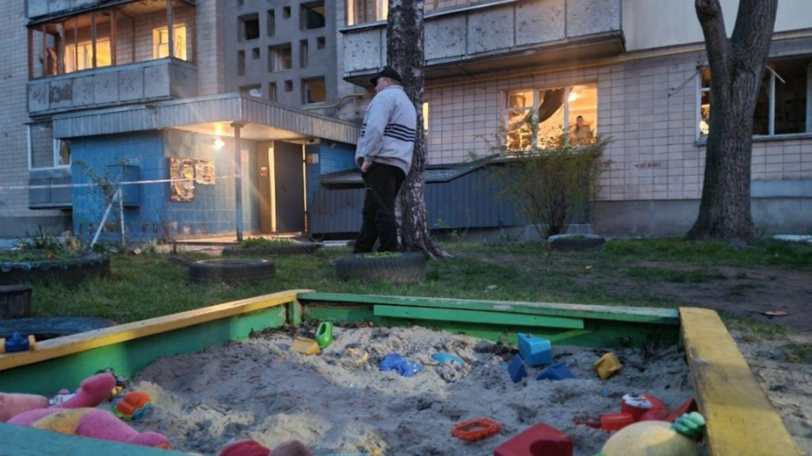 Droni rus godet qytetin Cherkasy  Një djalë 8 vjeçar vritet  14 persona të tjerë plagosen