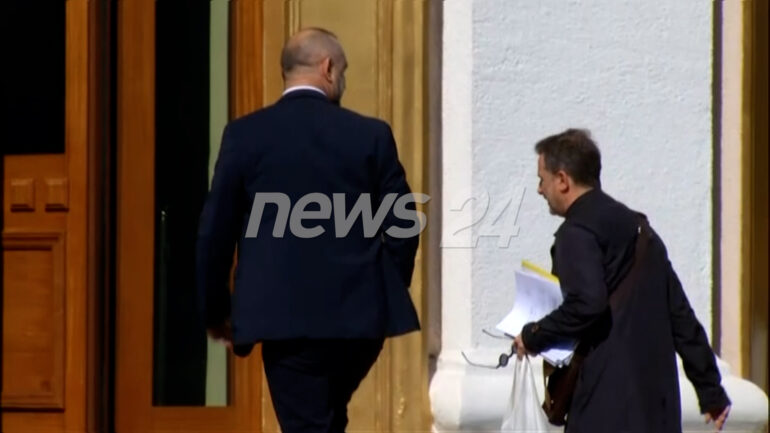 Pjesa 1.00 18 37 08.still001