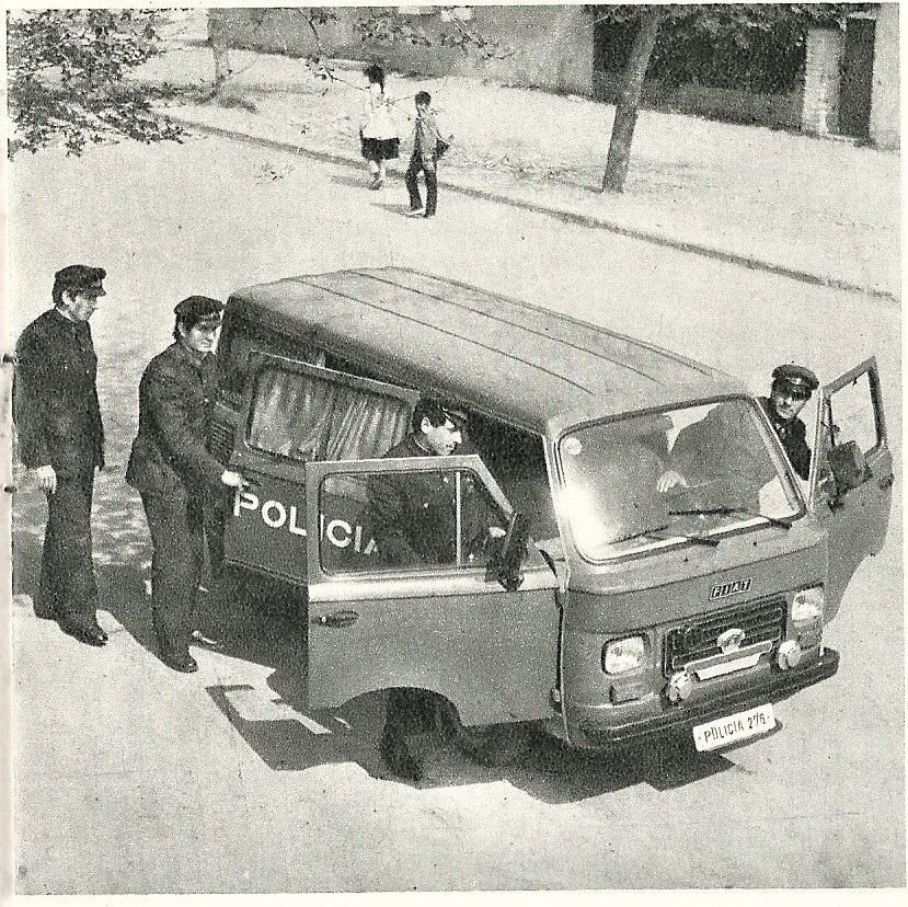  Turp i madh  policia lufton me armë me një të çmendur  s janë të përgatitur të ndeshen trup me trup      Raportet sekrete të    