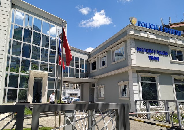 Policia E Tiranes