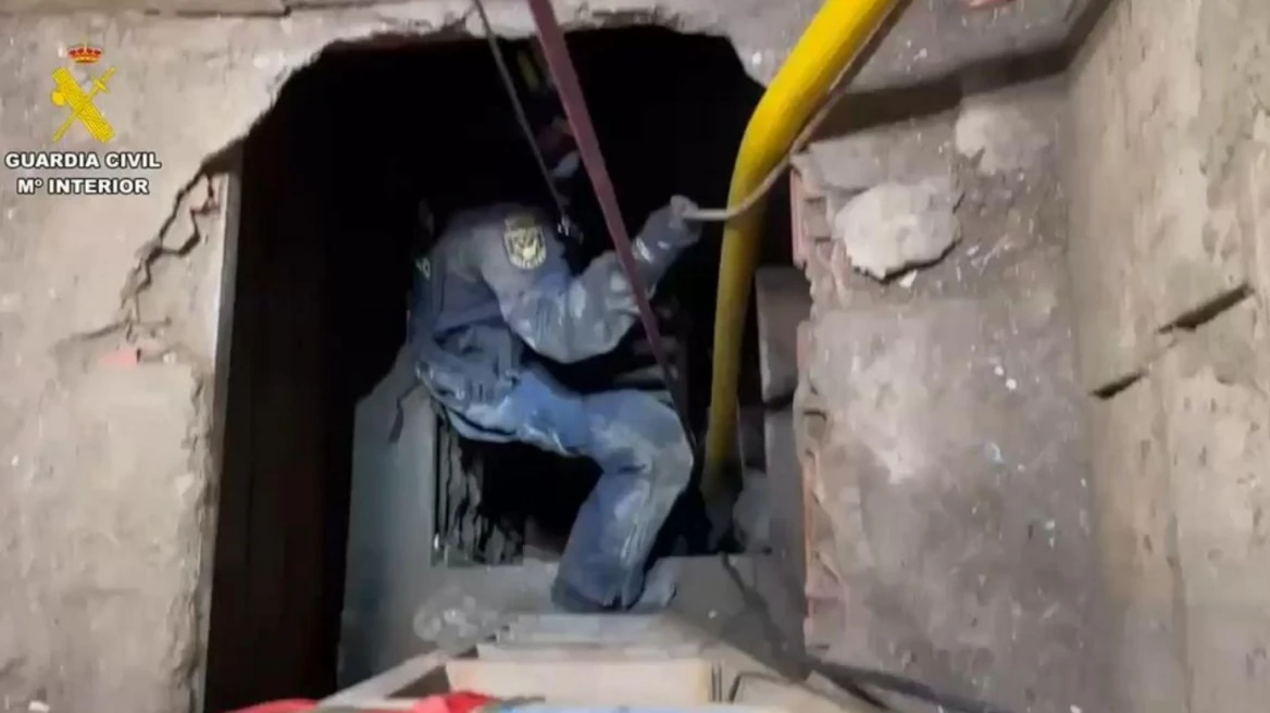 Policia spanjolle zbulon një tunel të madh që transportonte kanabis nga Maroku në Ceuta