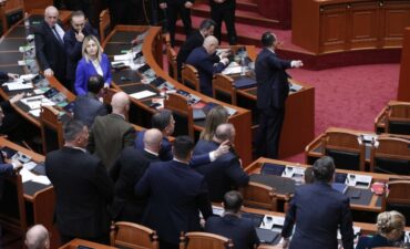 Sherri Ne Parlament