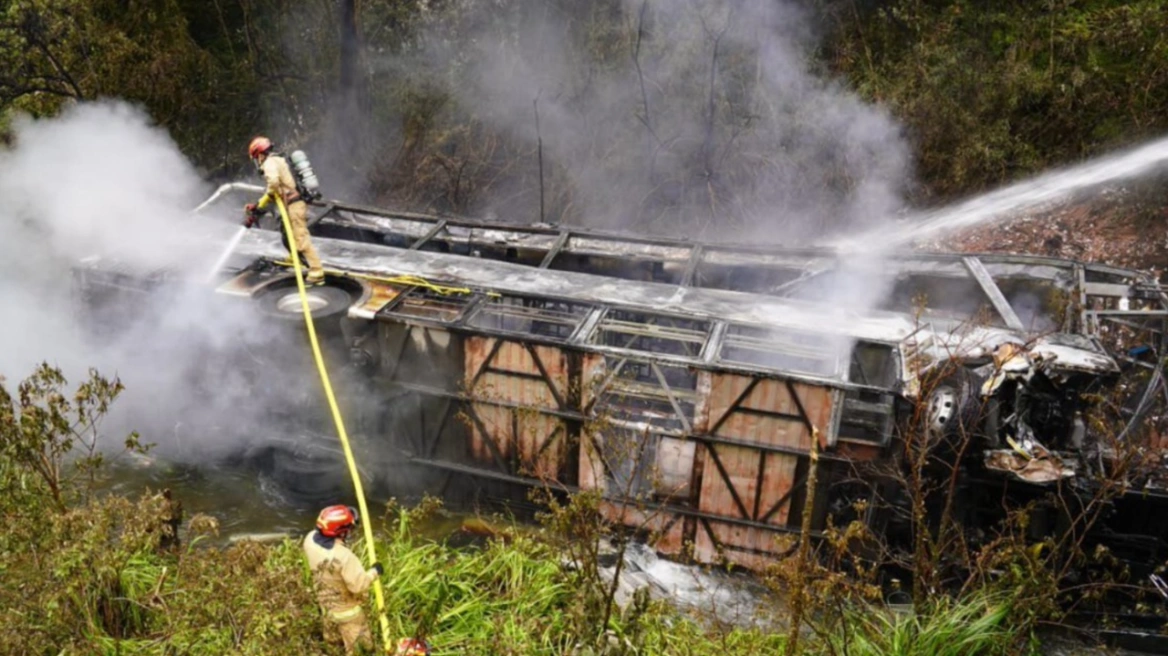 VIDEO  Të paktën 11 të vdekur pasi autobusi bie në përrua në Ekuador