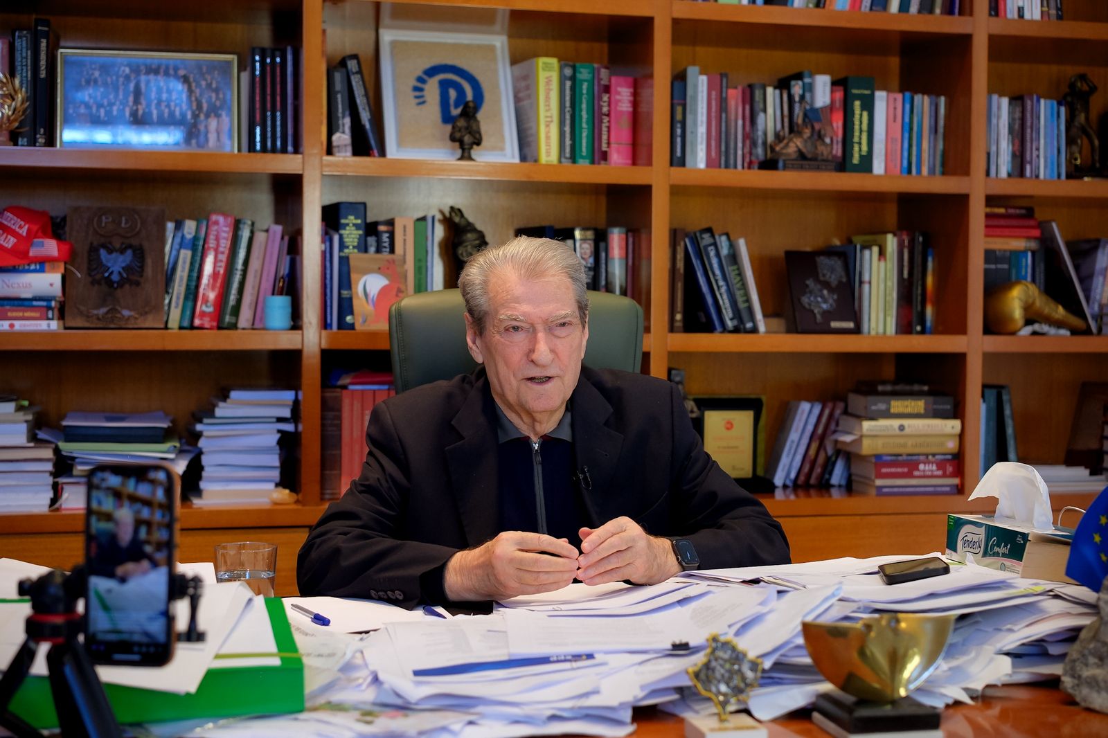 Çmimet e rritura të karburantit  Berisha  Duhet përgjysmim i taksës 1 1 euro  ndërmarrja shtetërore do të  saldojë  tarifat e    